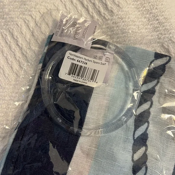 Spartina 449 Northeastern Harbors Square Scarf - NWT - Picture 3 of 5